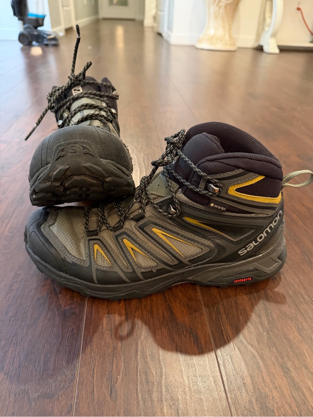 Salomon Grey and Yellow Men's Trail Athletic Shoes